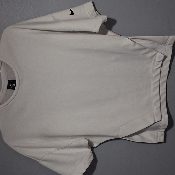 Nike White Top - Picture 2 of 8